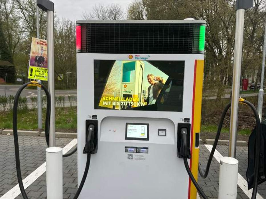 Shell Recharge Charging Station, Lindenallee in Hoppegarten