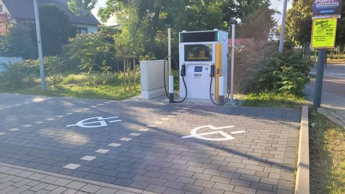 Shell Recharge Charging Station, Aschaffenburger Straße in Kahl am Main