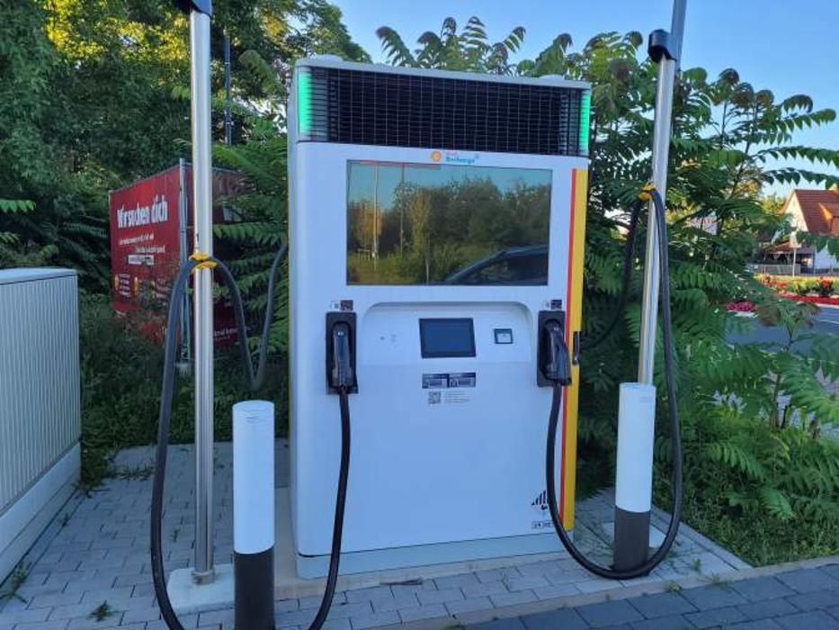 Shell Recharge Charging Station, Aschaffenburger Straße in Kahl am Main