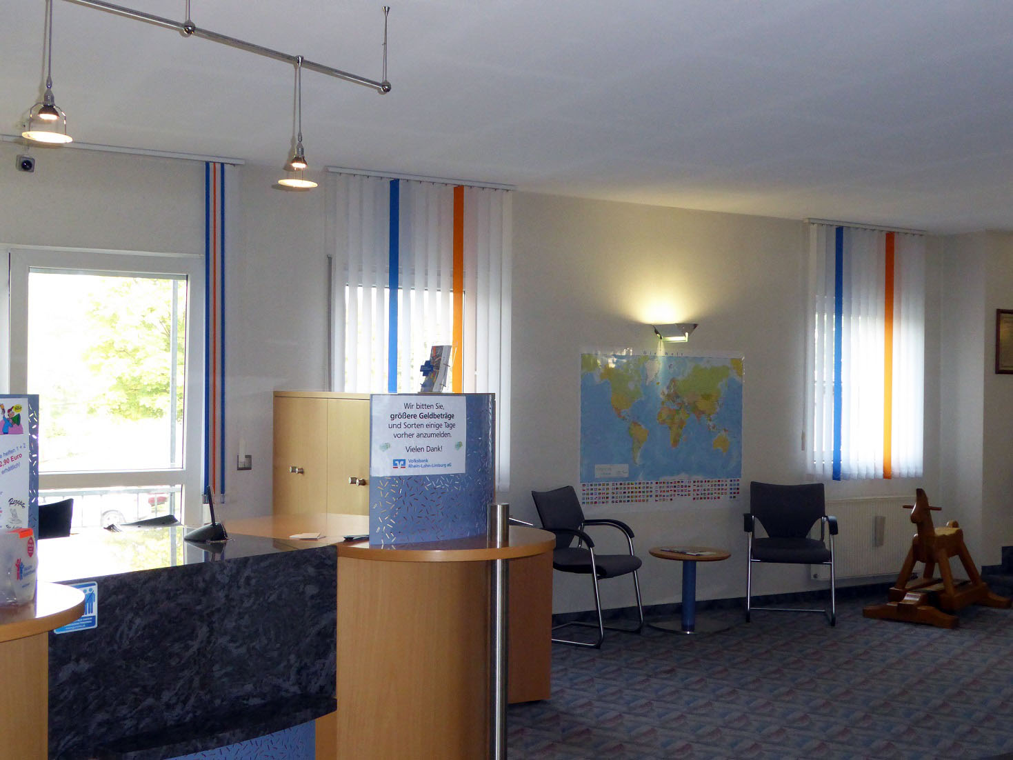 Foto de Volksbank Rhein-Lahn-Limburg eG - Geschäftsstelle Holzappel Holzappel Foto de Volksbank Rhein-Lahn-Limburg eG - Geschäftsstelle Holzappel Holzappel
