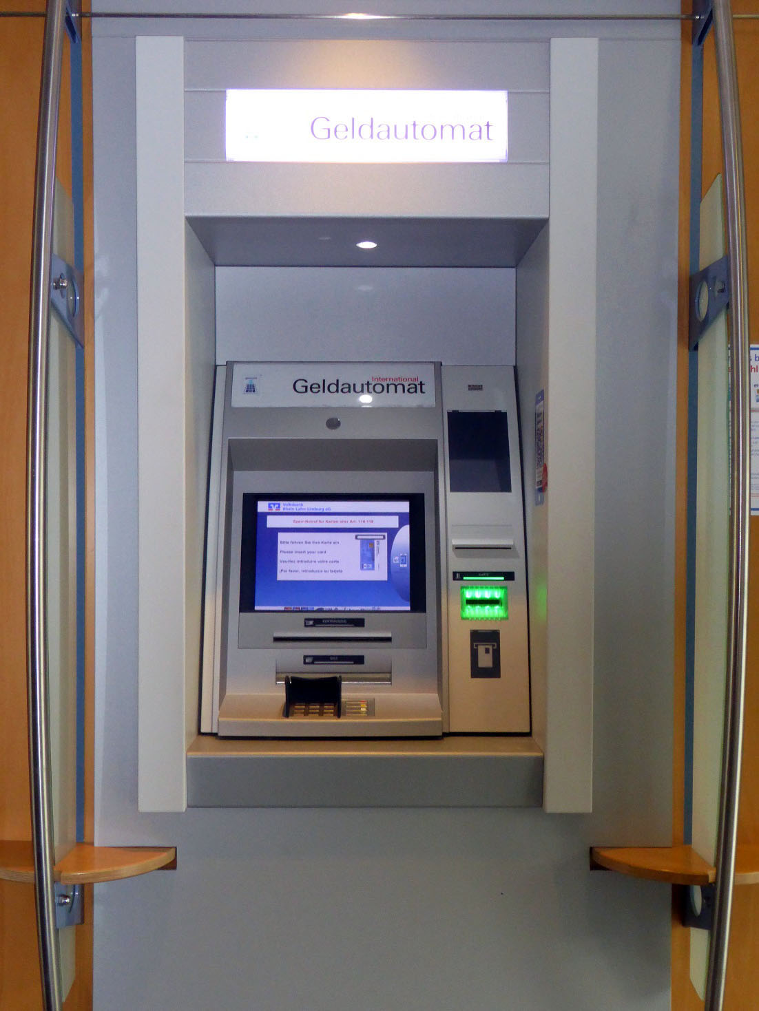 Foto de Volksbank Rhein-Lahn-Limburg eG - Geschäftsstelle Holzappel Foto de Volksbank Rhein-Lahn-Limburg eG - Geschäftsstelle Holzappel