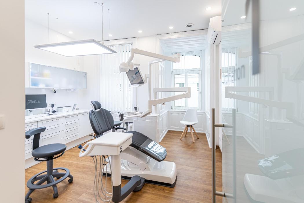 Zahnmedizin Hernals - Dr.med.dent. Michael Stanzl M.Sc., Hernalser Gürtel in Wien