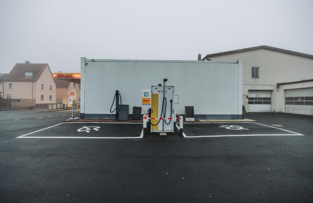 Shell Recharge Charging Station, Schweinfurter Straße in Gochsheim