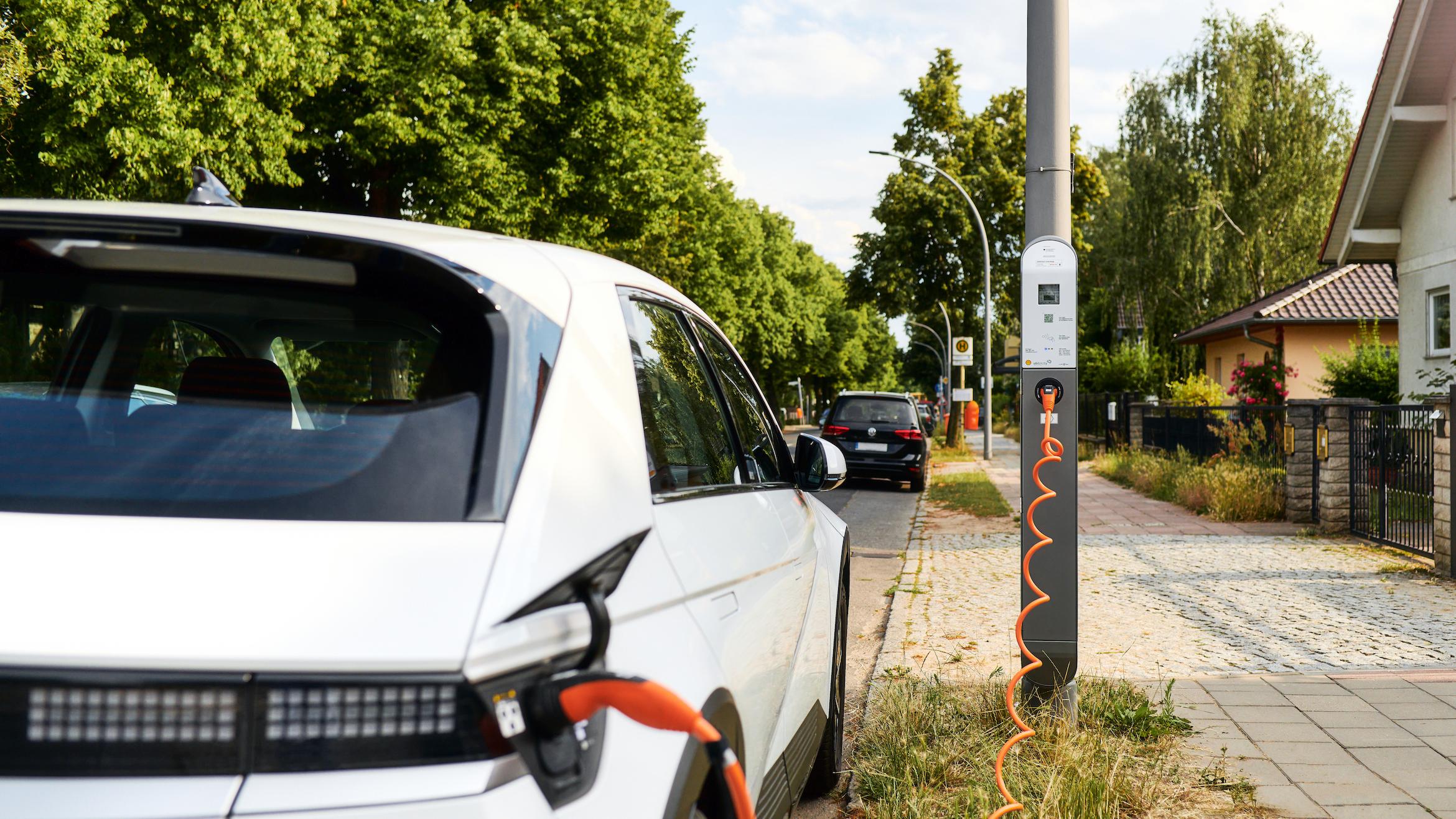 ubitricity EV Charging Station, Schulzendorfer Straße in Berlin