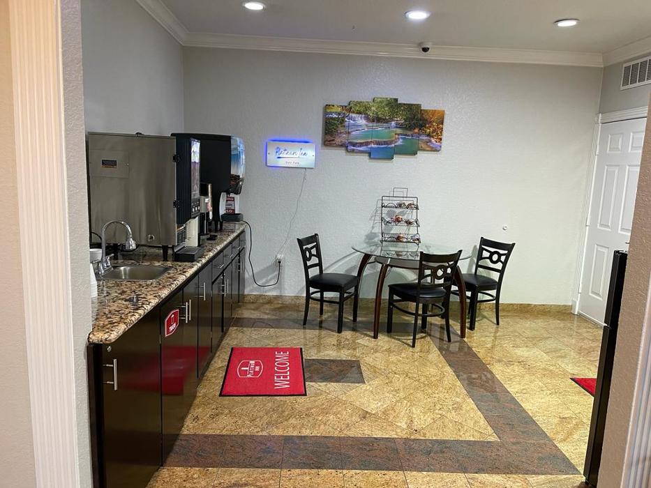 Platinum Inn Pasadena / Deer Park Area Image