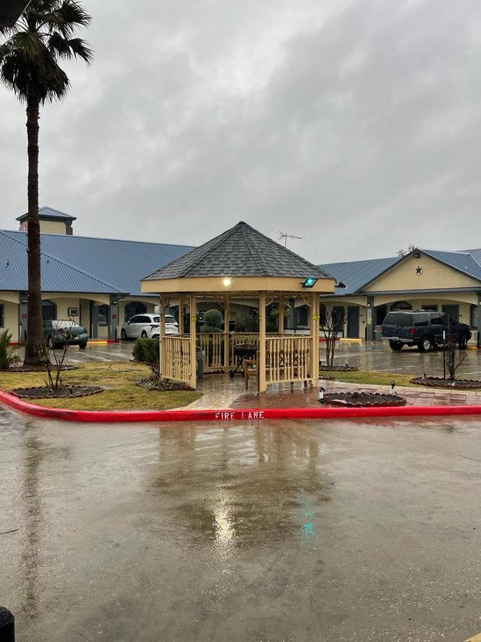 Platinum Inn Pasadena / Deer Park Area Image