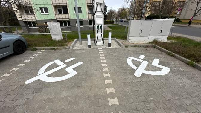 Shell Recharge Charging Station, Remscheider Straße in Pirna