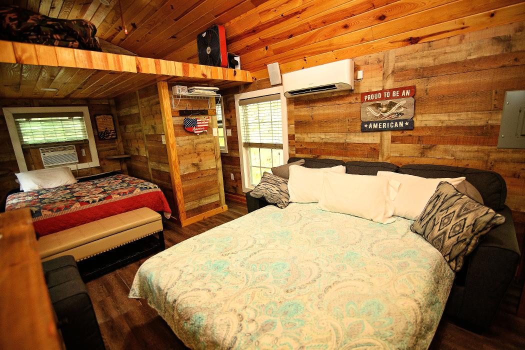 Parker Creek Bend Cabins - Murfreesboro, AR