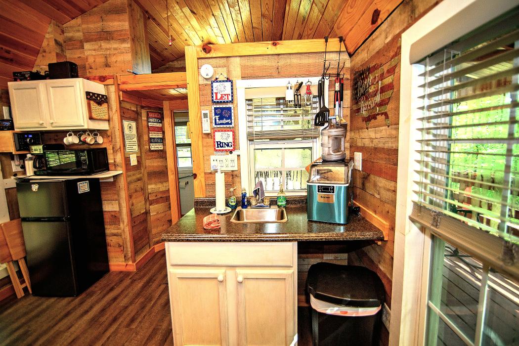 Parker Creek Bend Cabins - Murfreesboro, AR