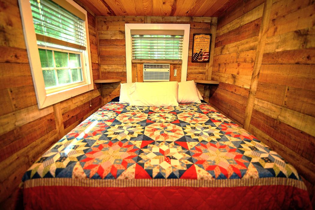 Parker Creek Bend Cabins - Murfreesboro, AR