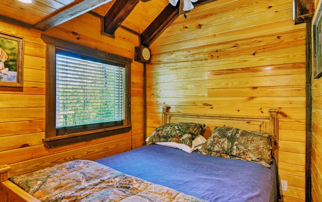 Parker Creek Bend Cabins - Murfreesboro, AR