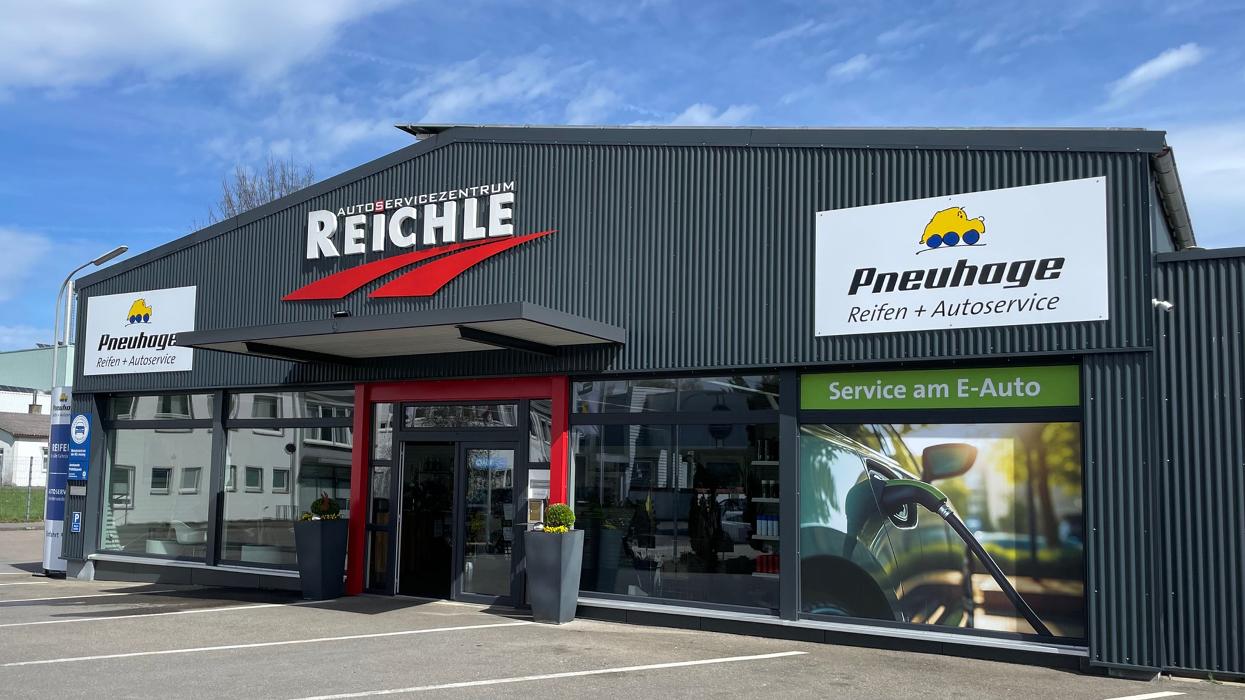 Pneuhage Reifen und Autoservice, ehemalige Autoservicezentrum Reichle, Berkacher Straße in Ehingen (Donau)