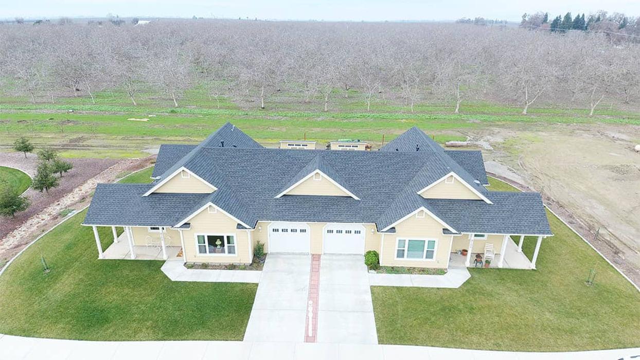 Straight Edge Roofing, Inc Logo