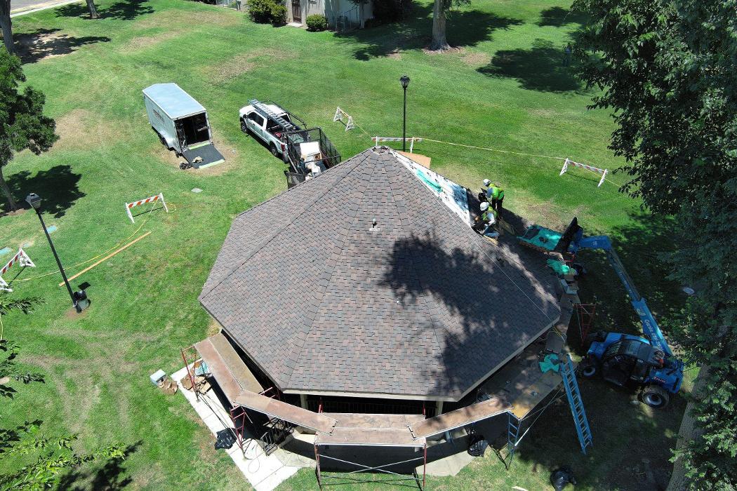 Straight Edge Roofing, Inc Image