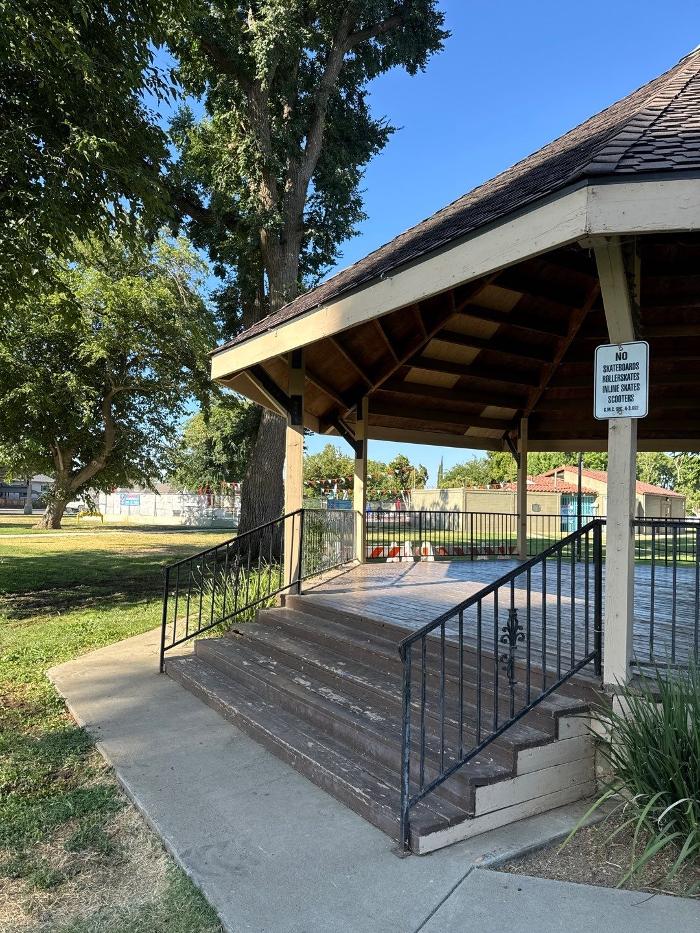 Straight Edge Roofing, Inc Image