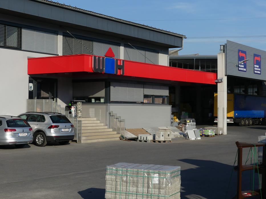 Würth Hochenburger Baustoffe Röthis, Bundesstraße in Röthis