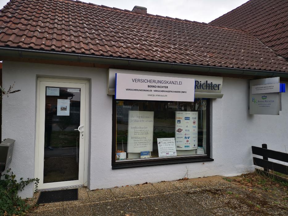 Versicherungsmakler und Immobilienmakler Bernd Richter, Am Steig in Schwanstetten