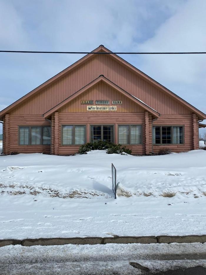 Pine Insurance Agency Logo