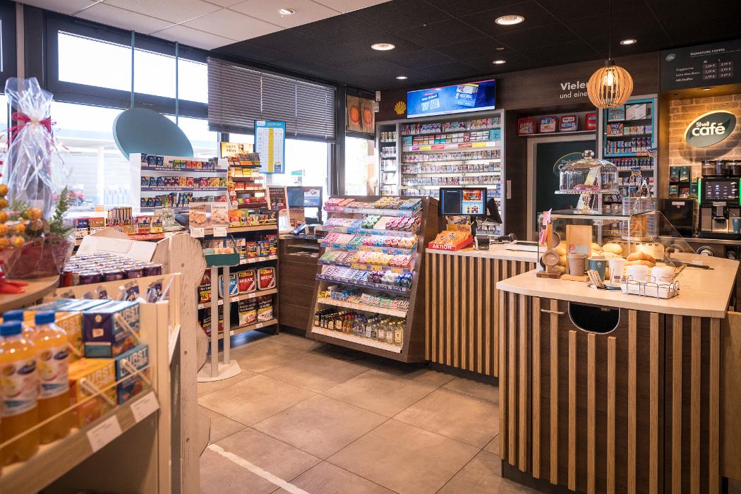 Shell Recharge Charging Station, Vor dem Dorfe in Salzgitter