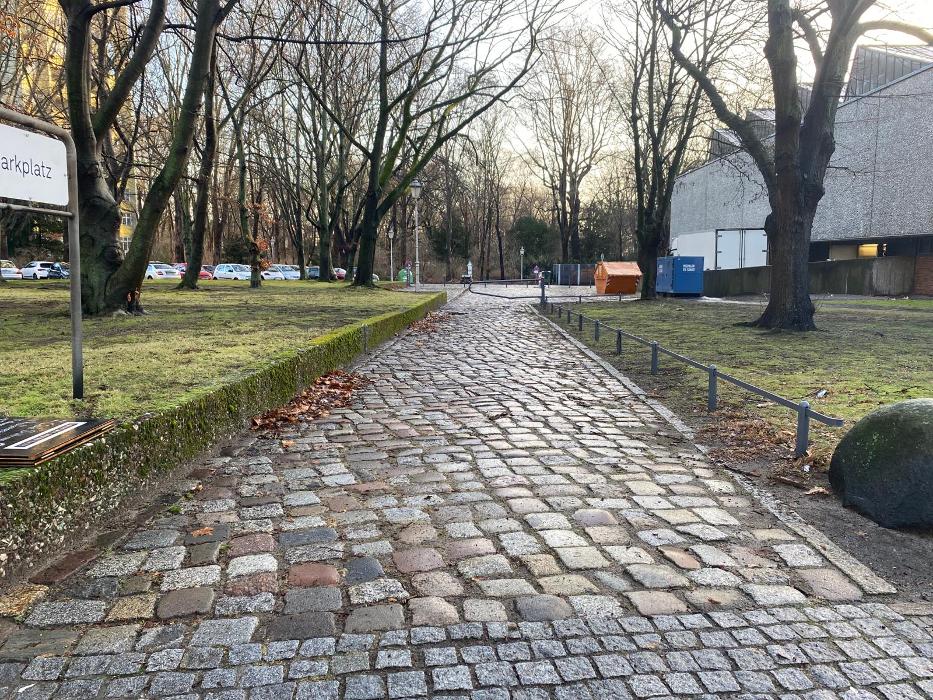 ampido Parkplatz, Hanseatenweg in Berlin