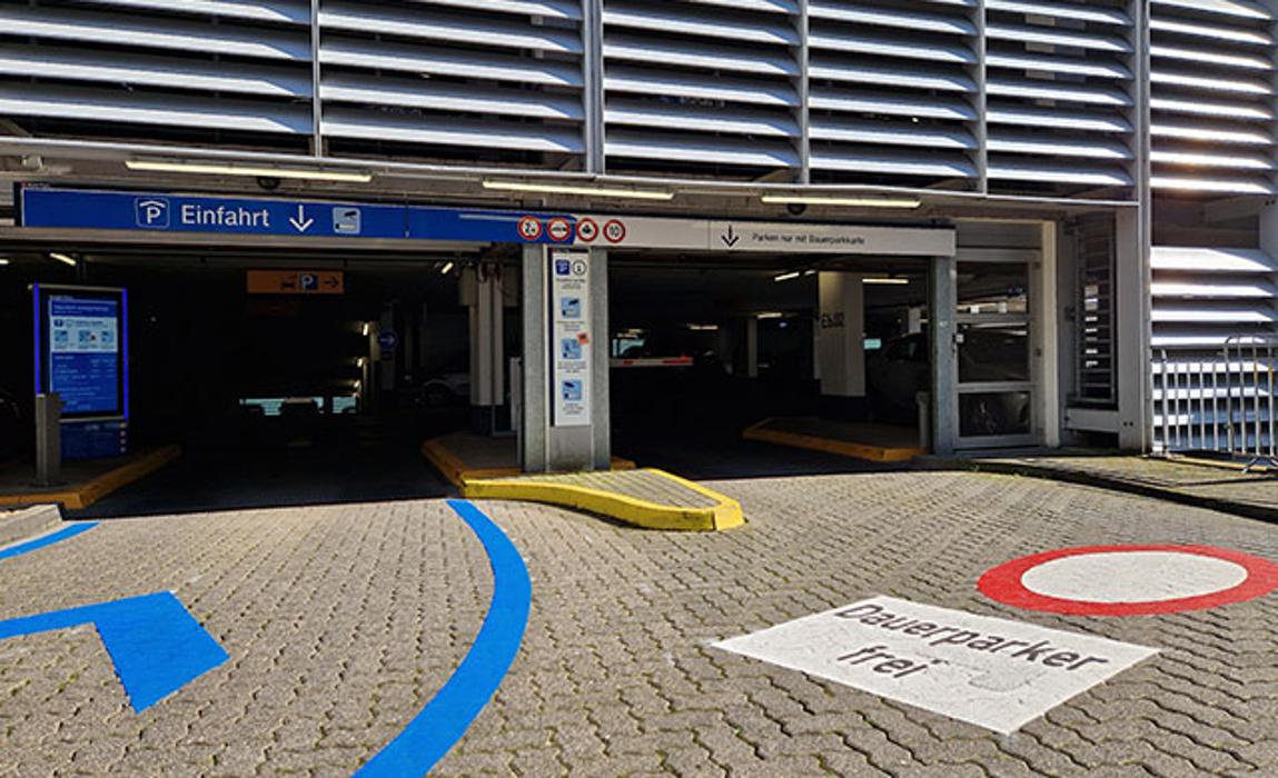 DB BahnPark Parkhaus Hauptbahnhof Altstadt-Nord P7, Am Alten Ufer in Köln