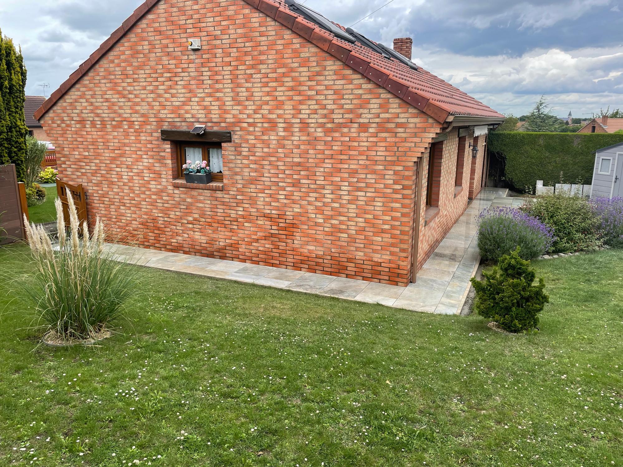 TERRASSE en dallage sur plots sur la commune de LOOS EN GOHELLE