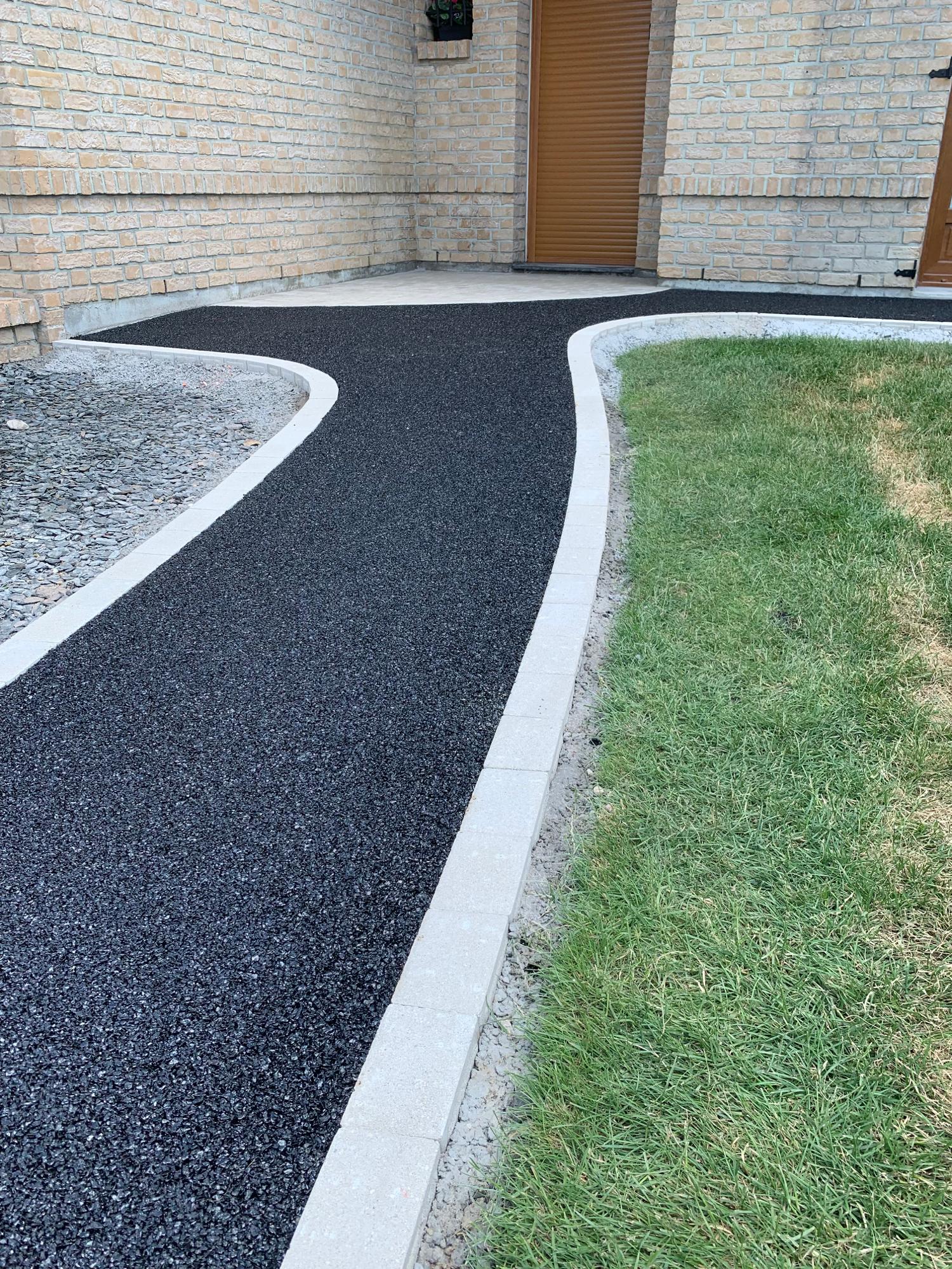 Allée de maison en STARDRAINE NOIR sur la commune de VENDIN LE VEIL