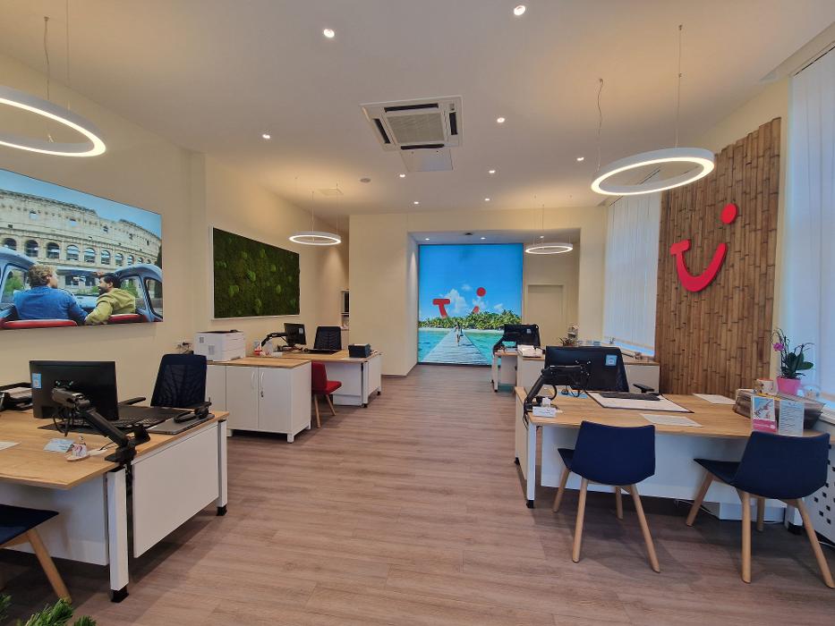 TUI Das Reisebüro (Baden), Josefsplatz in Baden