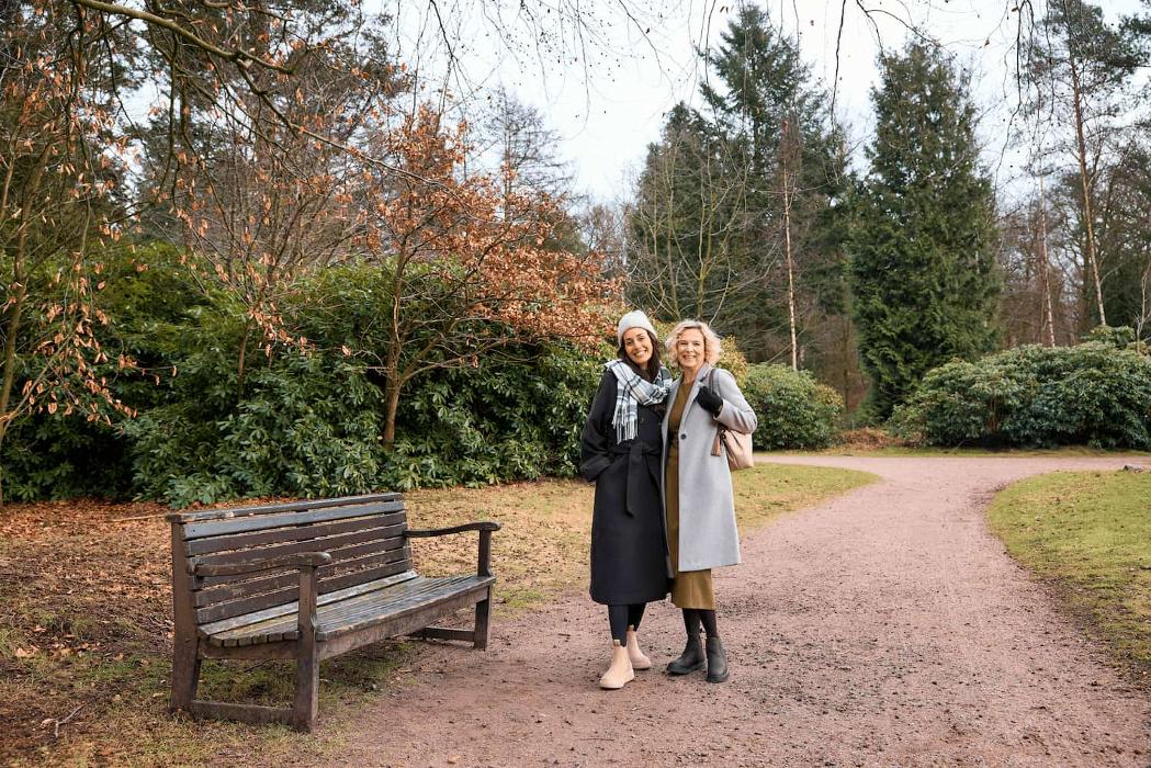 SCHUHPARK, Leerer Landstraße in Aurich