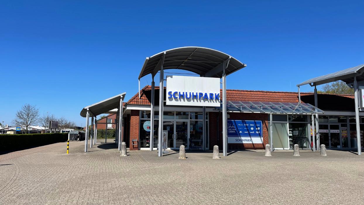 SCHUHPARK, Gewerbestraße in Norden