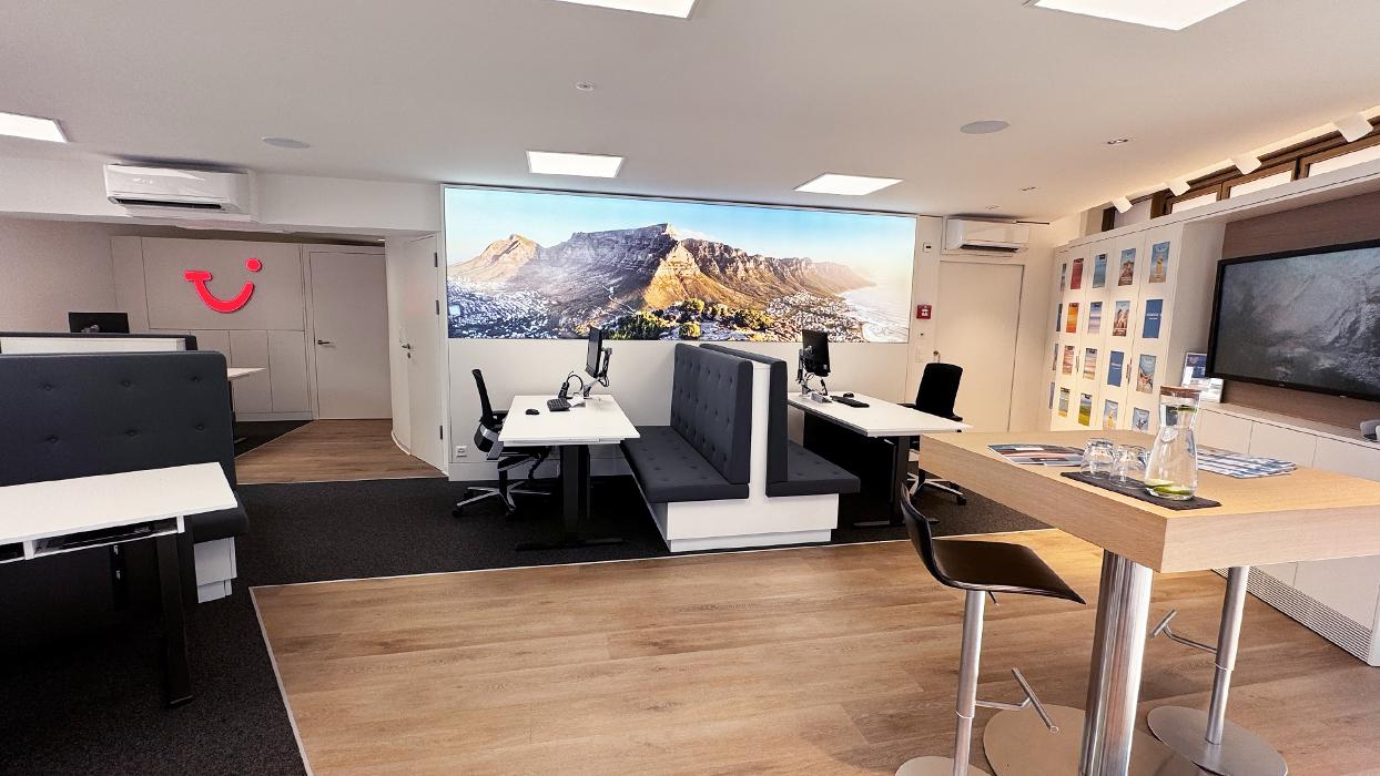 TUI Reisebüro Zürich Jelmoli, Steinmühleplatz in Zürich