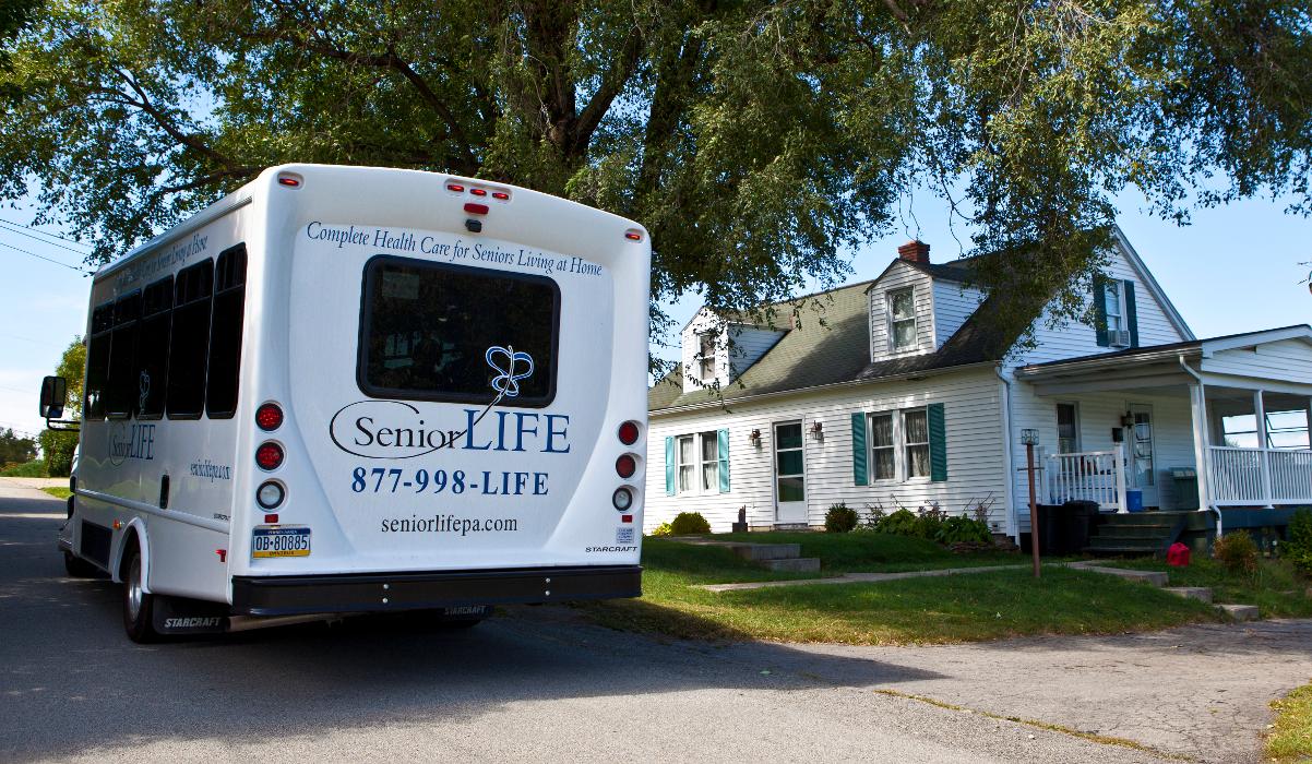 Senior LIFE Reading Image