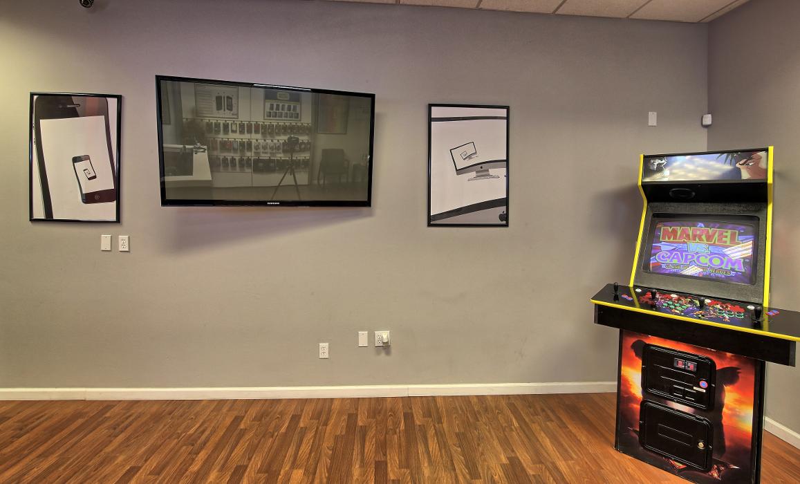 uBreakiFix - Phone and Computer Repair Image