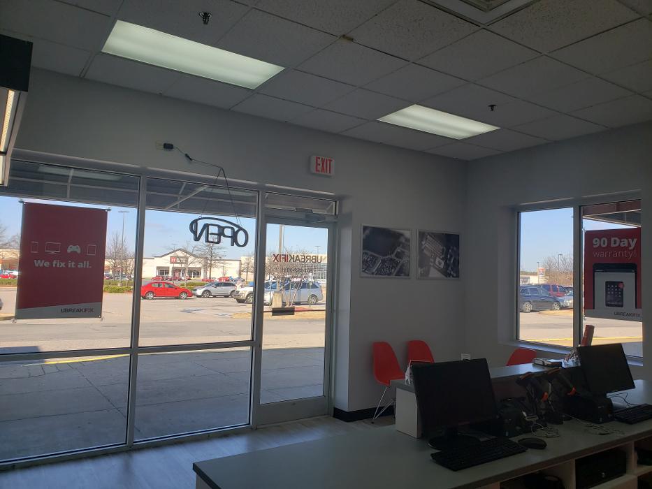 uBreakiFix - Phone and Computer Repair Image