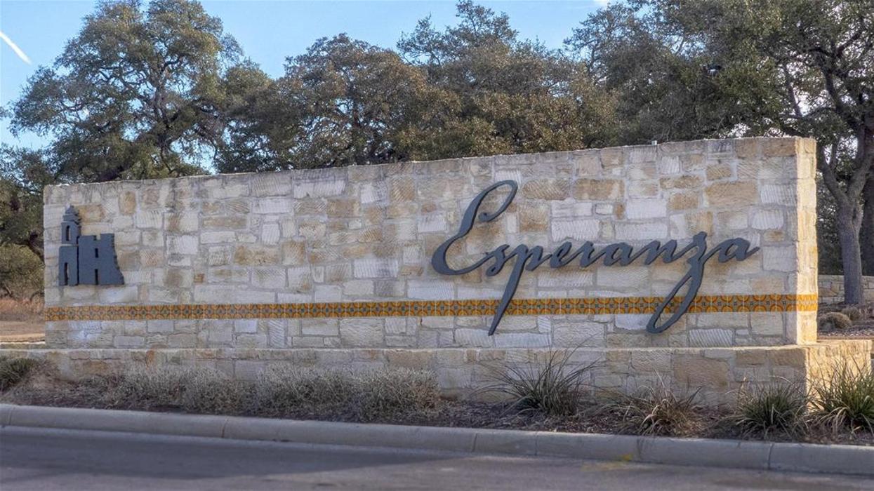 Perry Homes - Esperanza 50'/60' Logo
