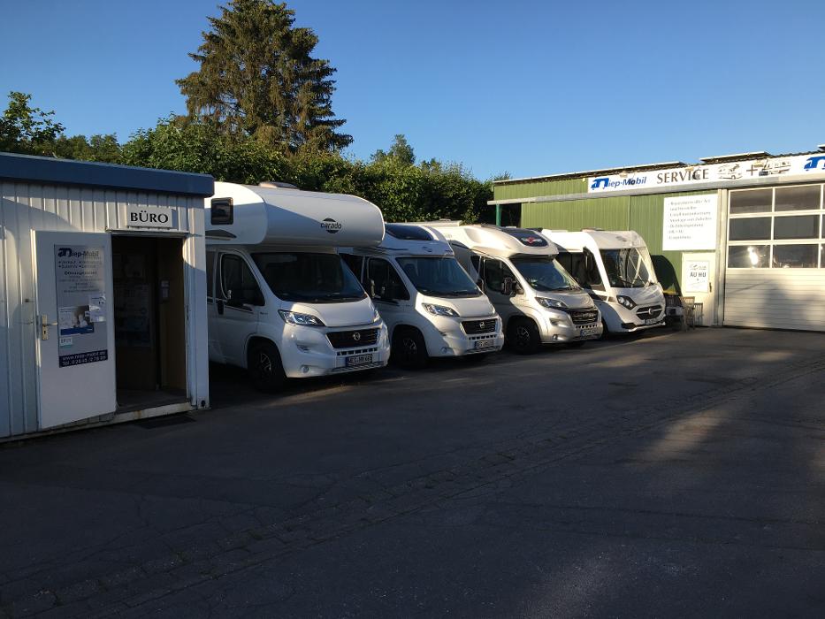 Niep-Mobil Reisemobile, Krefelder Straße in Neukirchen-Vluyn