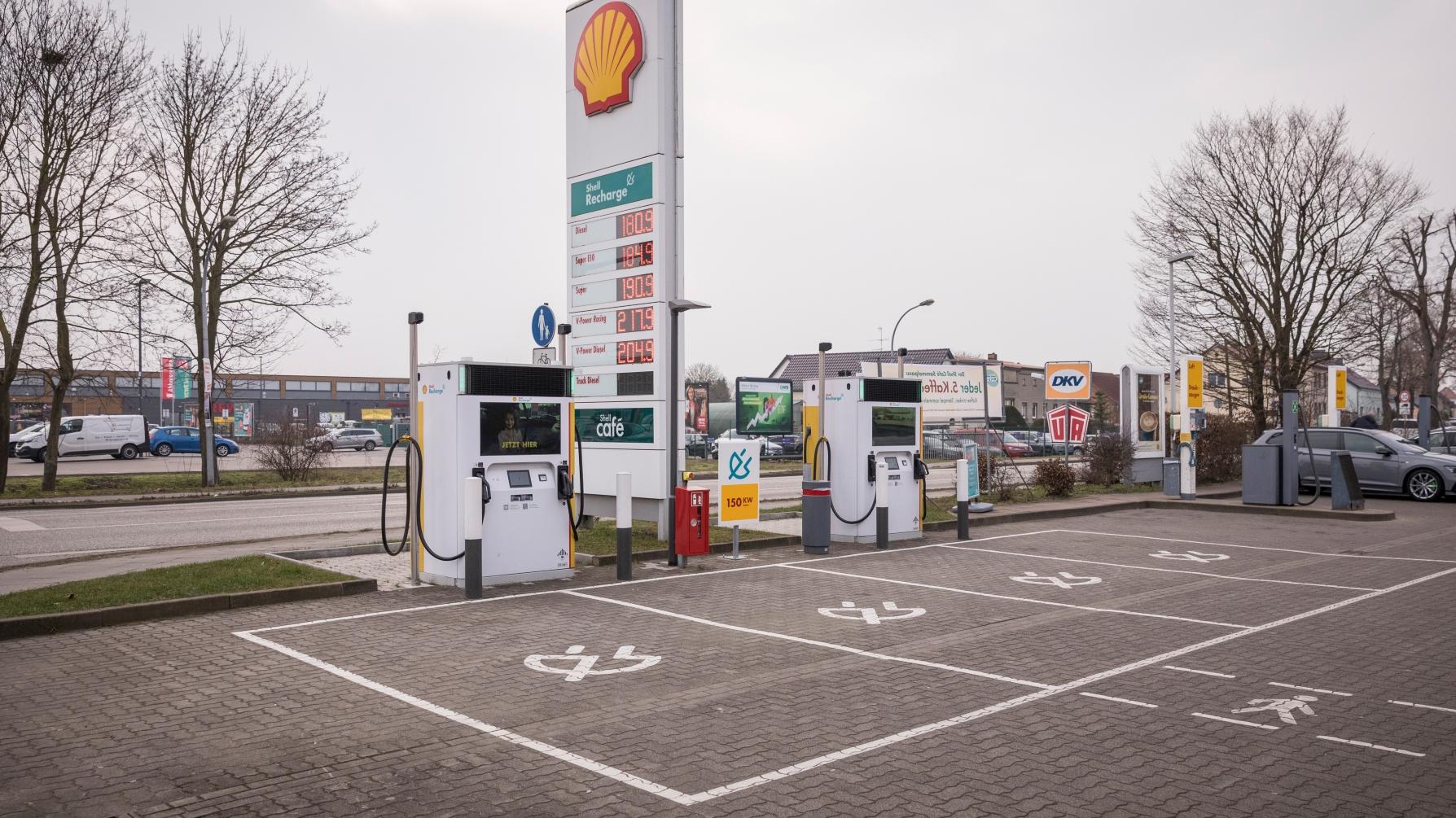 Shell Recharge Charging Station, Neustädter Str. in Neuruppin