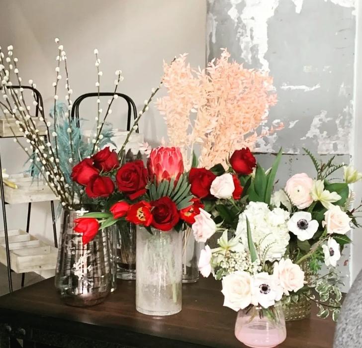 Mili's Flowers and Gifts Image