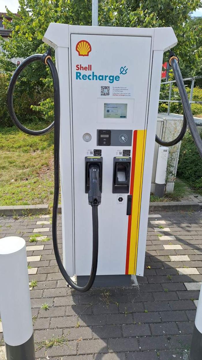 Shell Recharge Charging Station, Bahnhofstraße in Dallgow-Döberitz