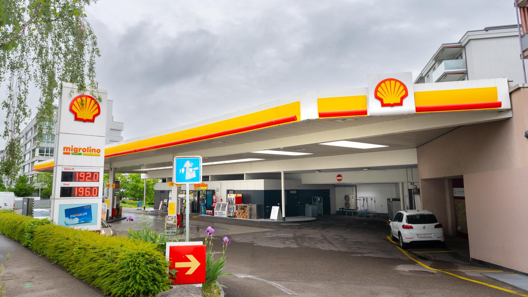 Shell Recharge Charging Station, Wehntalerstrasse in Zürich