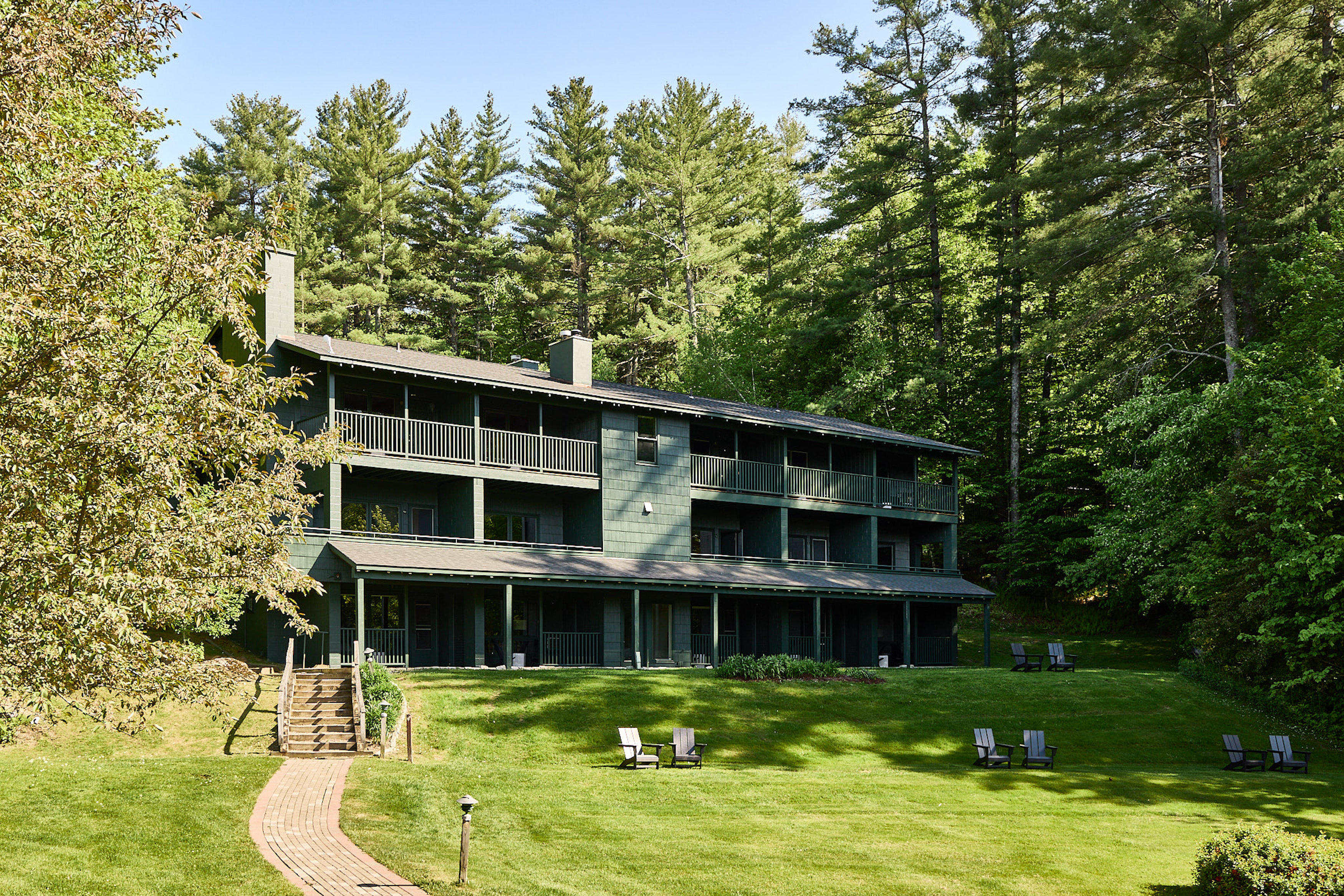 Bluebird Cady Hill Lodge - Stowe, VT 05672 - (802)276-8200 | ShowMeLocal.com