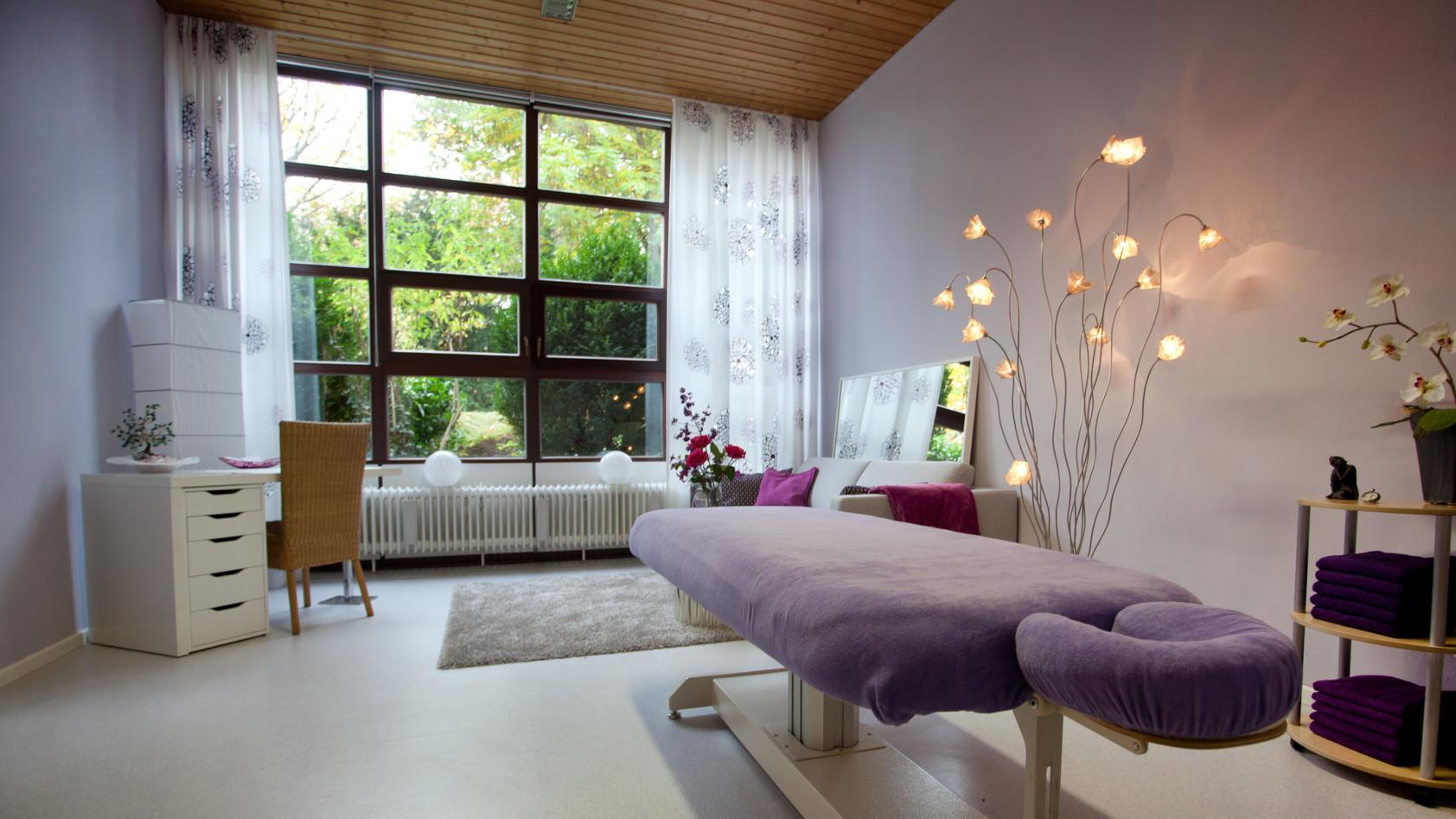 ART OF TOUCH Massage & Wellness, Dantestraße in München