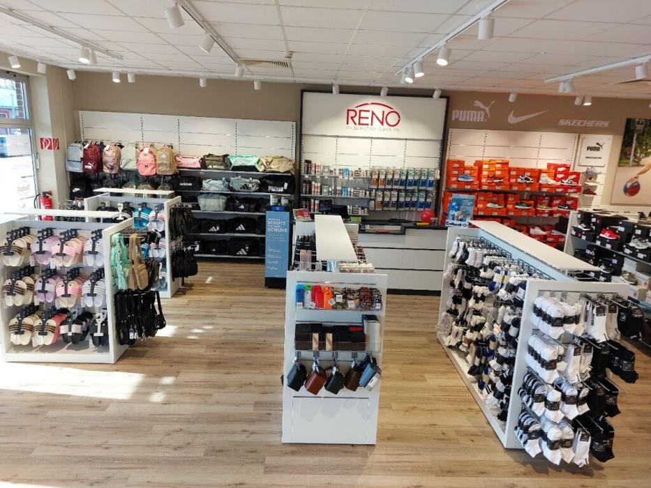 RENO, Im Gewerbegebiet in Schortens