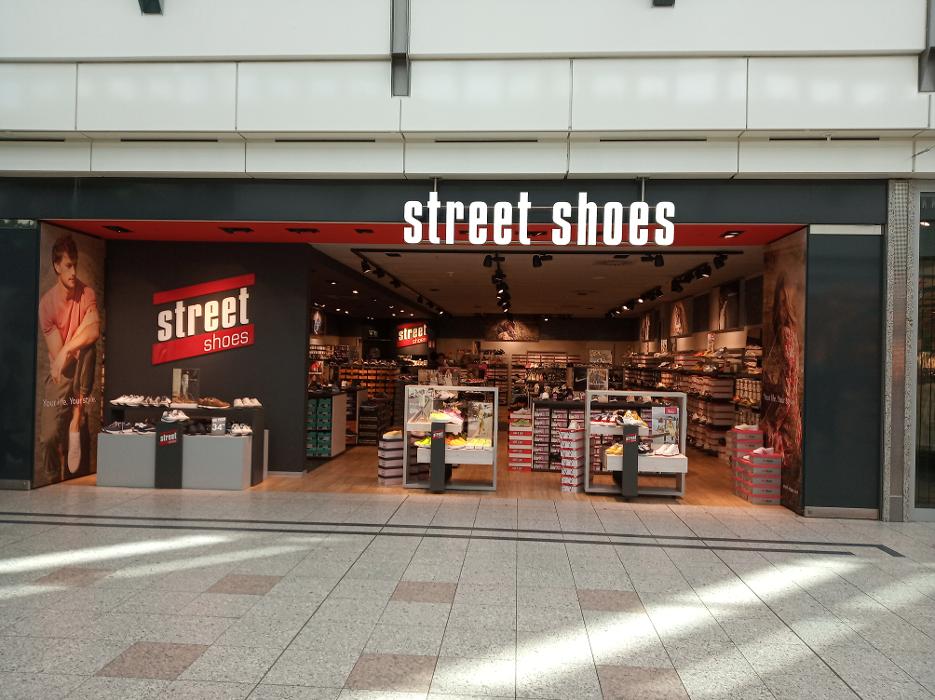 street shoes, Lausitzer Platz in Hoyerswerda