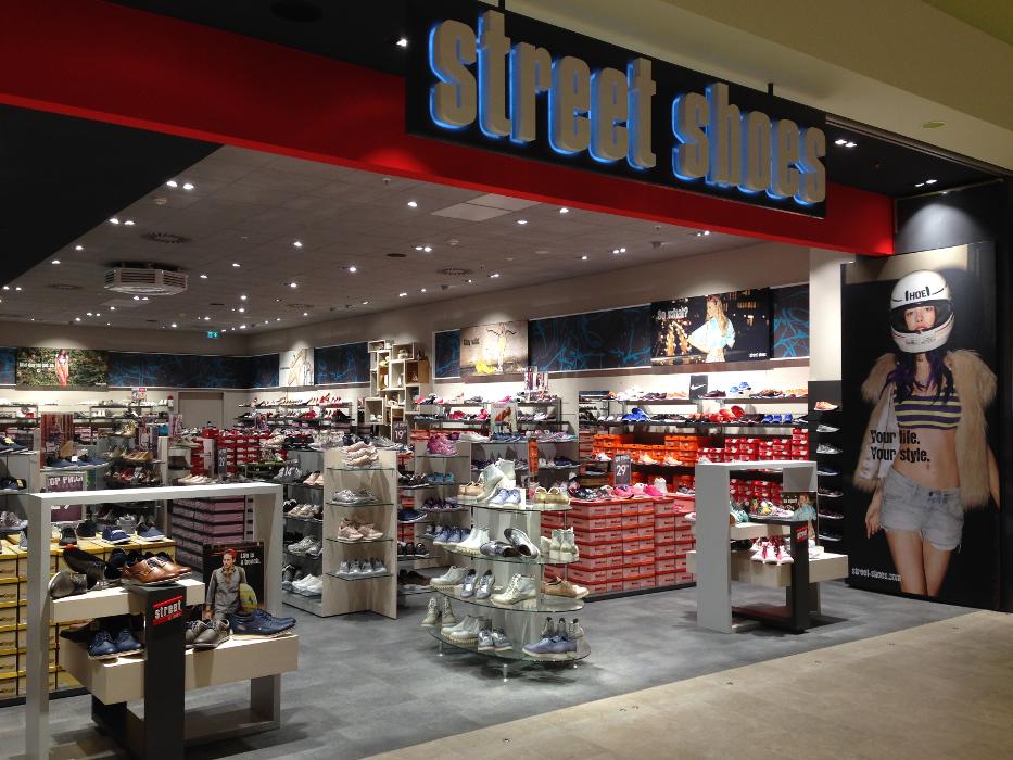 street shoes, Olvenstedter Graseweg in Magdeburg