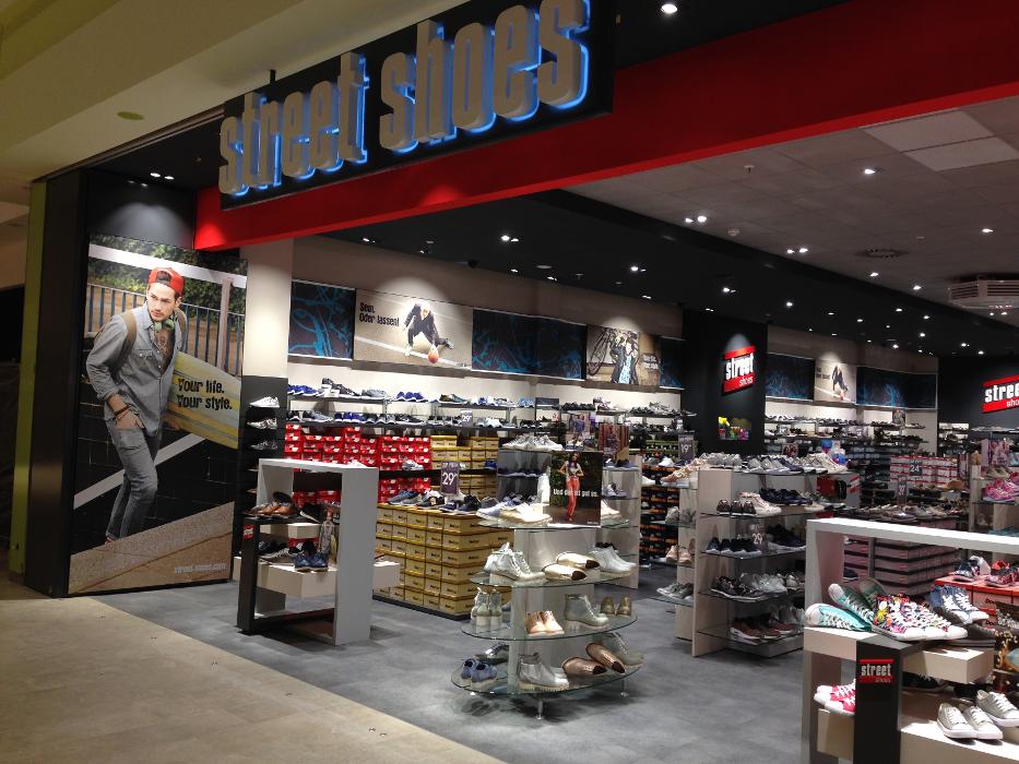 street shoes, Olvenstedter Graseweg in Magdeburg