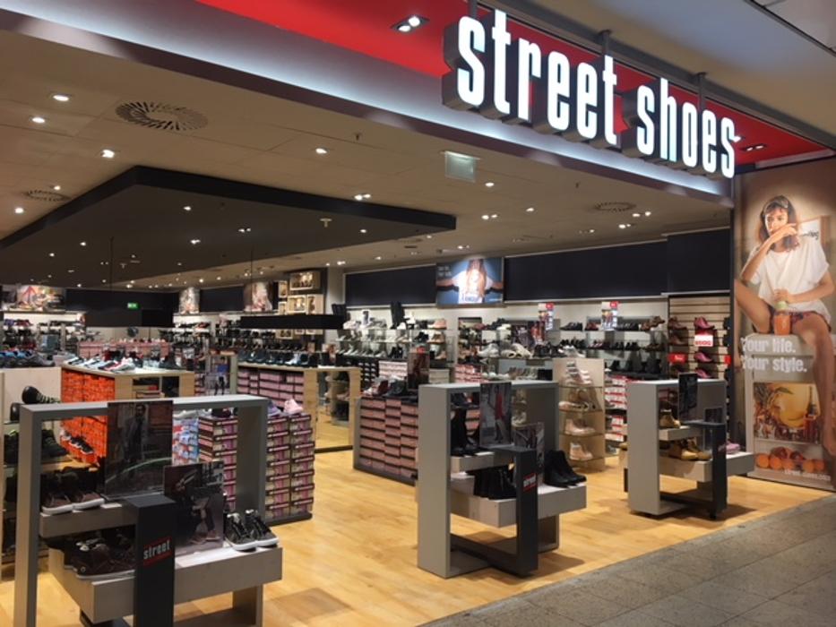 street shoes, Am Bahnhof in Siegen