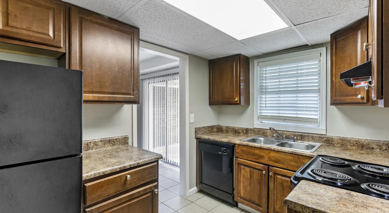 Redwood Ridge - Forest Park, GA