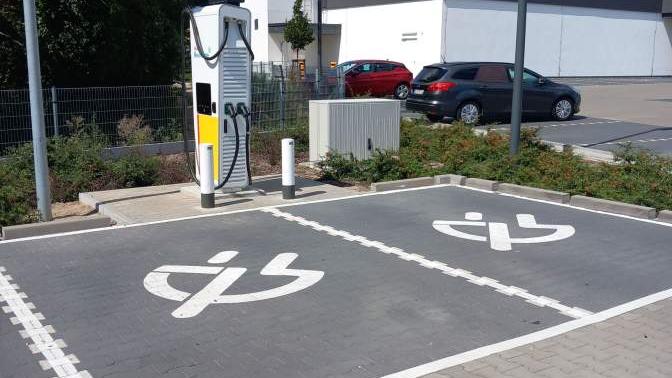 Shell Recharge Charging Station, Trebbiner Straße in Beelitz