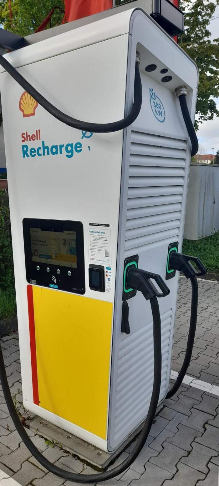 Shell Recharge Charging Station, An der Saline in Büdingen